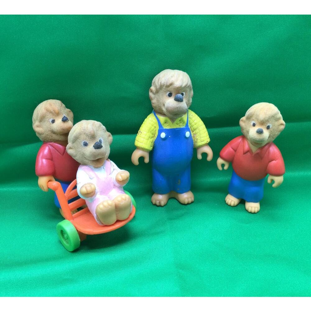 Berenstain Bears Toy Happy Meal Flocked Set of 4 with Wagon